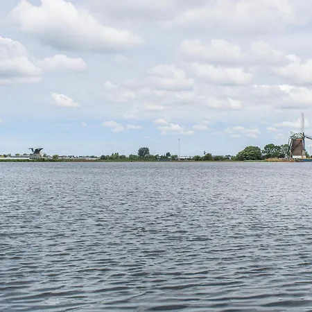 Nr, 2 3* Woubrugge